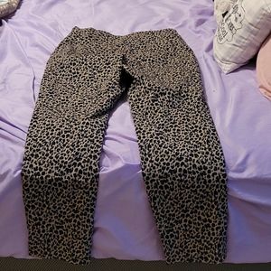 Cheetah print leggings